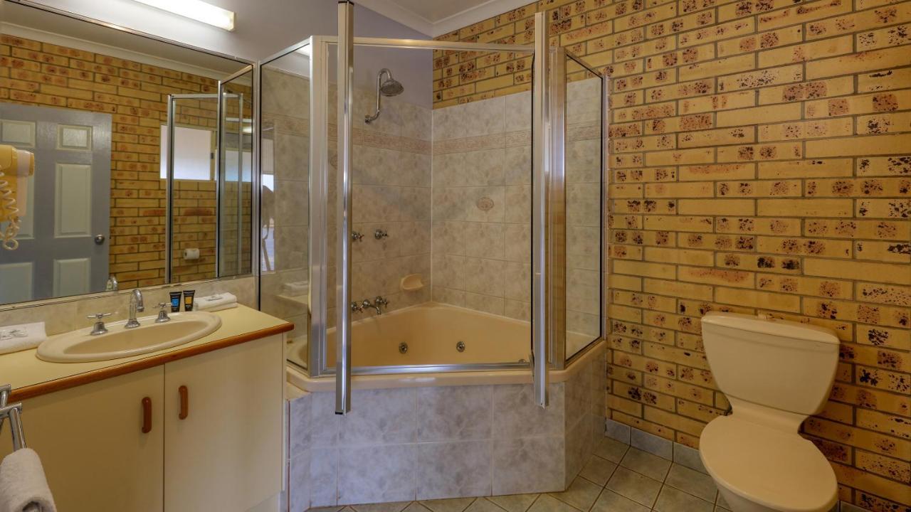 Mulga Country Motor Inn Charleville Buitenkant foto