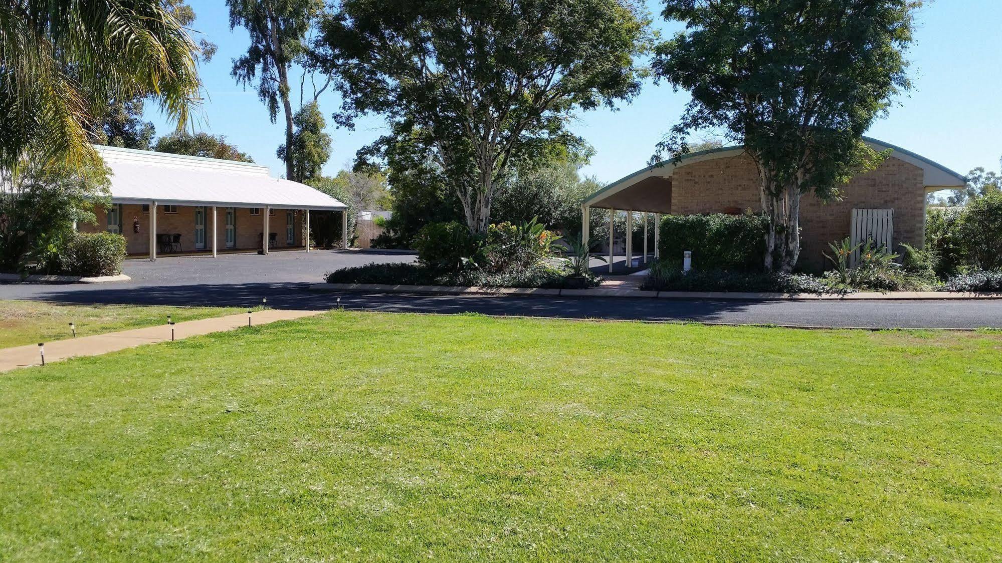 Mulga Country Motor Inn Charleville Buitenkant foto